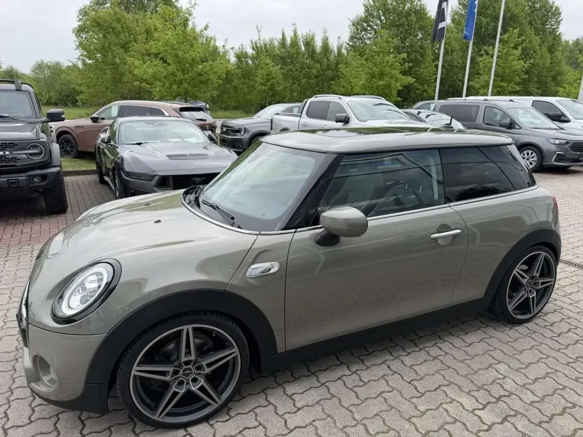Gebraucht Mini Cooper S 192 PS (141 kW) 2021 Emerald grey metallic Kleinwagen