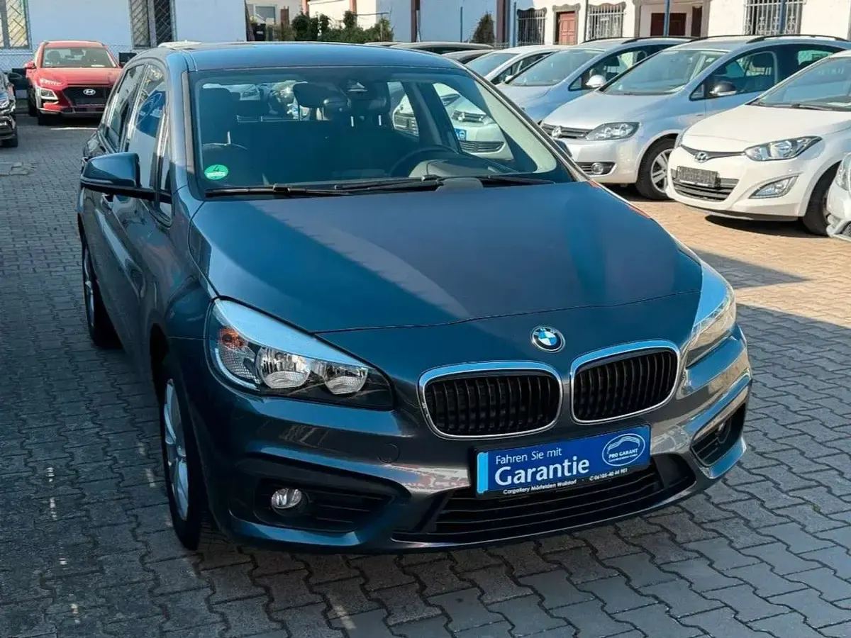 Gebraucht BMW 218 Active Tourer Basis 136 PS (100 kW) 2015 Grau Van / Kleinbus