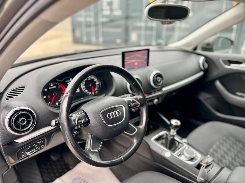 Gebraucht Audi A3 Attraction 184 PS (135 kW) 2014 Braun Limousine