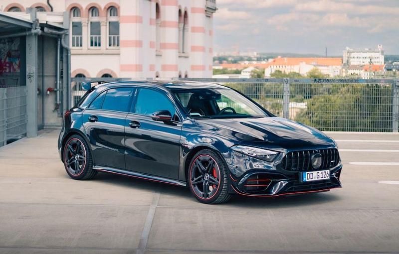 Schwarz Gebraucht 2023 Mercedes A45 AMG AMG Limousine | 53.499 € (Fairer Preis) - Bild 1/4
