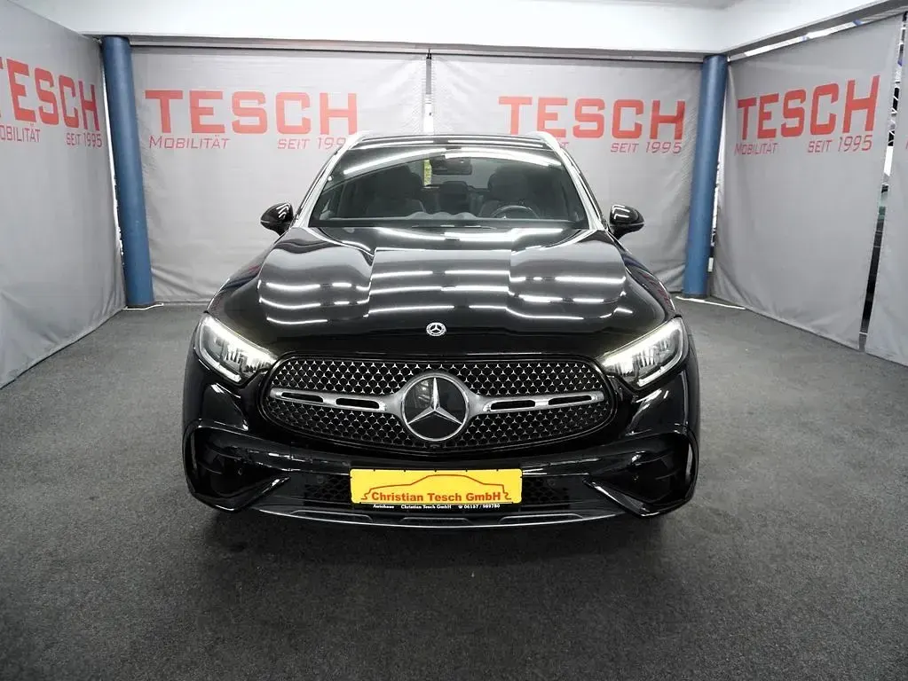 Gebraucht Mercedes GLC300 AMG line 269 PS (197 kW) 2023 Obsidianschwarz metallic SUV
