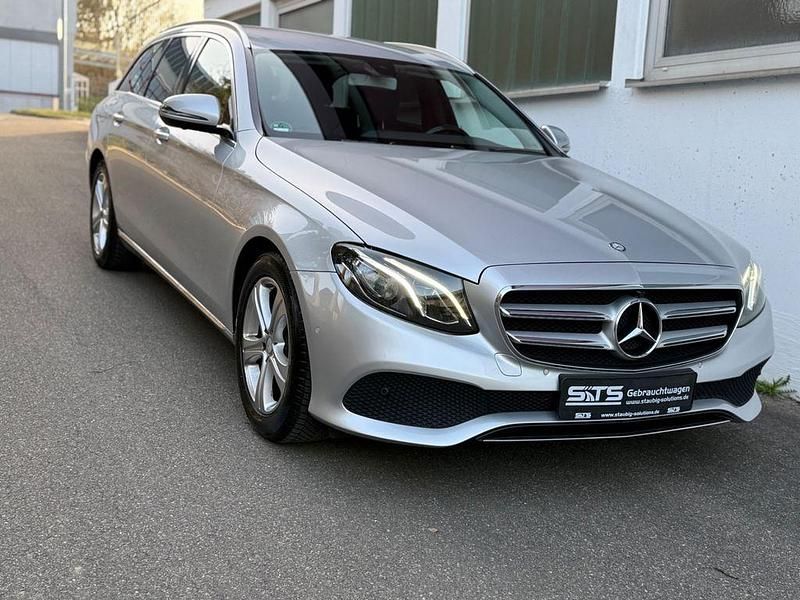 Gebraucht Mercedes E220 Avantgarde 194 PS (142 kW) 2017 Silber Kombi