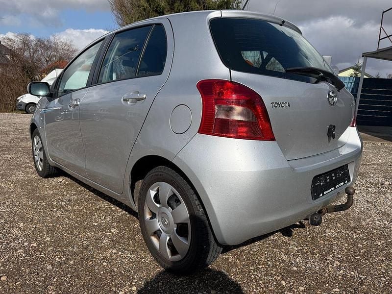 Gebraucht Toyota Yaris Sol 87 PS (63 kW) 2007 Silber Kleinwagen