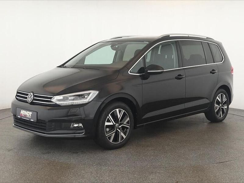 Gebraucht VW Touran Highline 150 PS (110 kW) 2025 Deep black perleffekt Van / Kleinbus