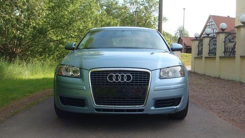 Blau Gebraucht 2005 Audi A3 Attraction Limousine | 2.990 € (Fairer Preis) - Bild 1/4