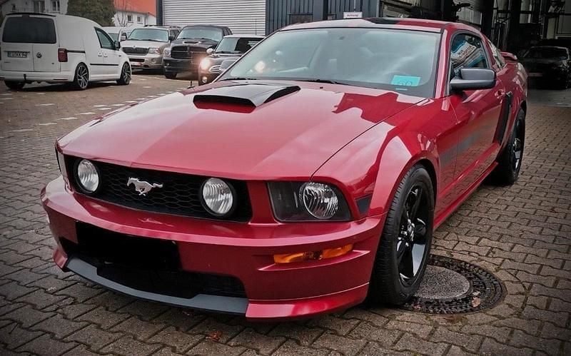Rot Gebraucht 2007 Ford Mustang Limousine | 17.999 € - Bild 1/4