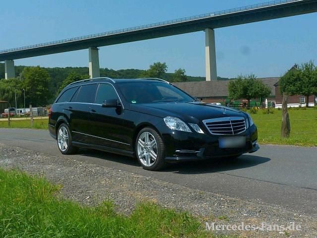 Gebraucht Mercedes E350 AMG 265 PS (194 kW) 2011 Schwarz Van / Kleinbus