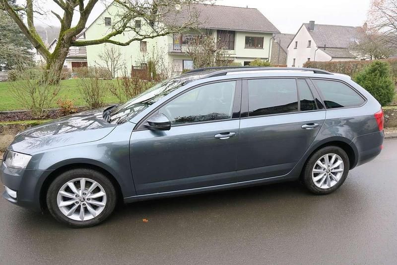 Gebraucht Skoda Octavia Style 150 PS (110 kW) 2017 Quarzgrau metallic Kombi