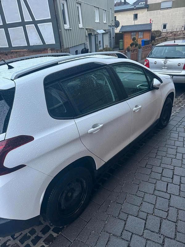 Gebraucht Peugeot 2008 82 PS (60 kW) 2016 Weiß SUV