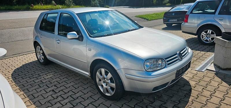 Silber Gebraucht 2003 VW Golf IV Kleinwagen | 650 € (Superpreis) - Bild 1/4