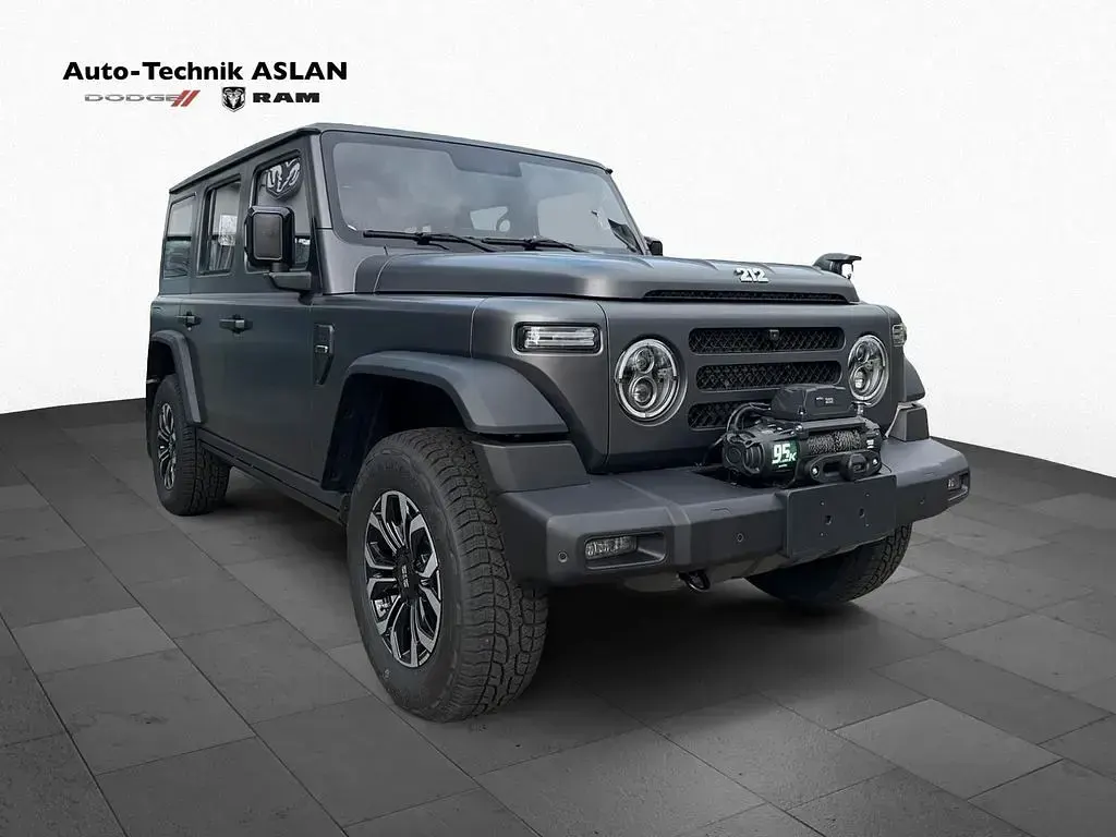 Neu BAW 212 166 PS (122 kW) 2026 Grau SUV