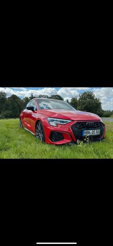 Rot Gebraucht 2021 Audi S3 Ambiente Limousine | 35.000 € (Fairer Preis) - Bild 1/4