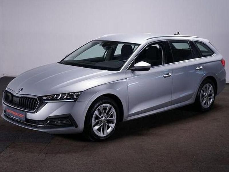 Silver metallic Gebraucht 2020 Skoda Octavia First Edition Kombi | 16.998 € (Fairer Preis) - Bild 1/4