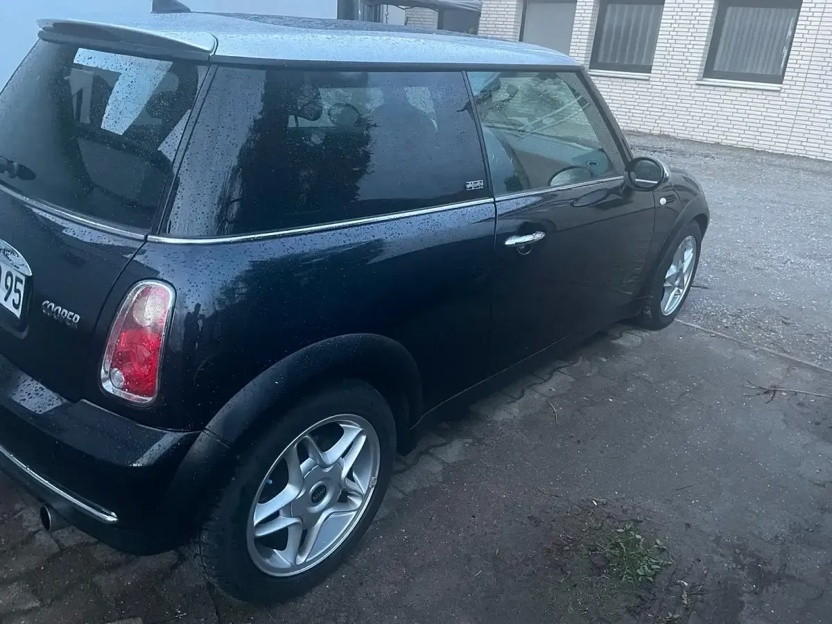 Usata Mini Cooper 120 CV (88 kW) 2006 Nero Utilitaria