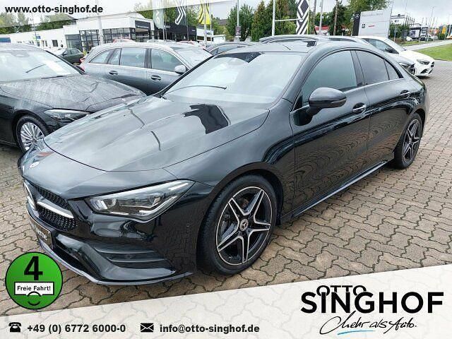 Lack kosmosschwarz (metallic) Gebraucht 2023 Mercedes CLA200 AMG Coupé | 34.970 € (Fairer Preis) - Bild 1/4