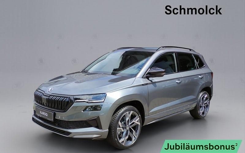 Grau Neu 2025 Skoda Karoq SportLine SUV | 40.990 € (Etwas zu teuer) - Bild 1/4