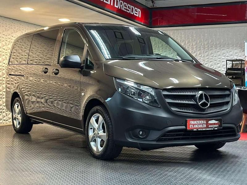 Gebraucht Mercedes Vito 190 PS (139 kW) 2017 Dolomitbraun metallic Van