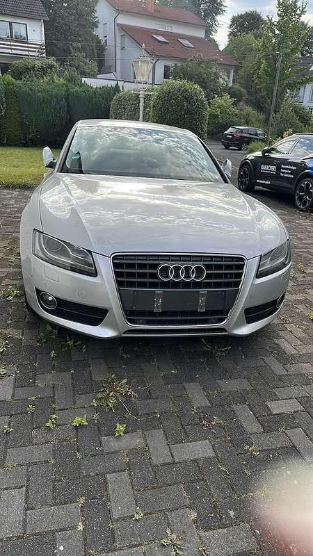 Grau Gebraucht 2010 Audi A5 Comfort Coupé | 8.750 € (Fairer Preis) - Bild 1/4