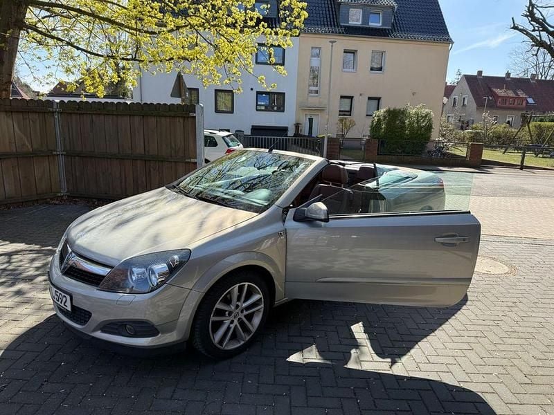 Gebraucht Opel Astra Cabriolet 140 PS (102 kW) 2006 Grau Cabrio