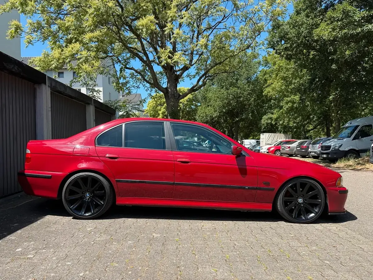 Gebraucht BMW 523 M Sport 170 PS (125 kW) 2000 Rot Limousine