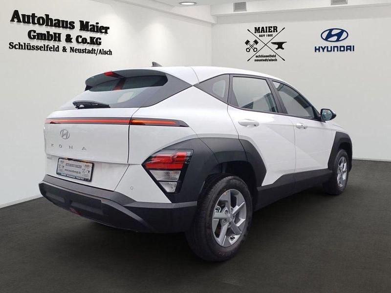 Neu Hyundai Kona Select 116 PS (85 kW) 2025 Weiss SUV