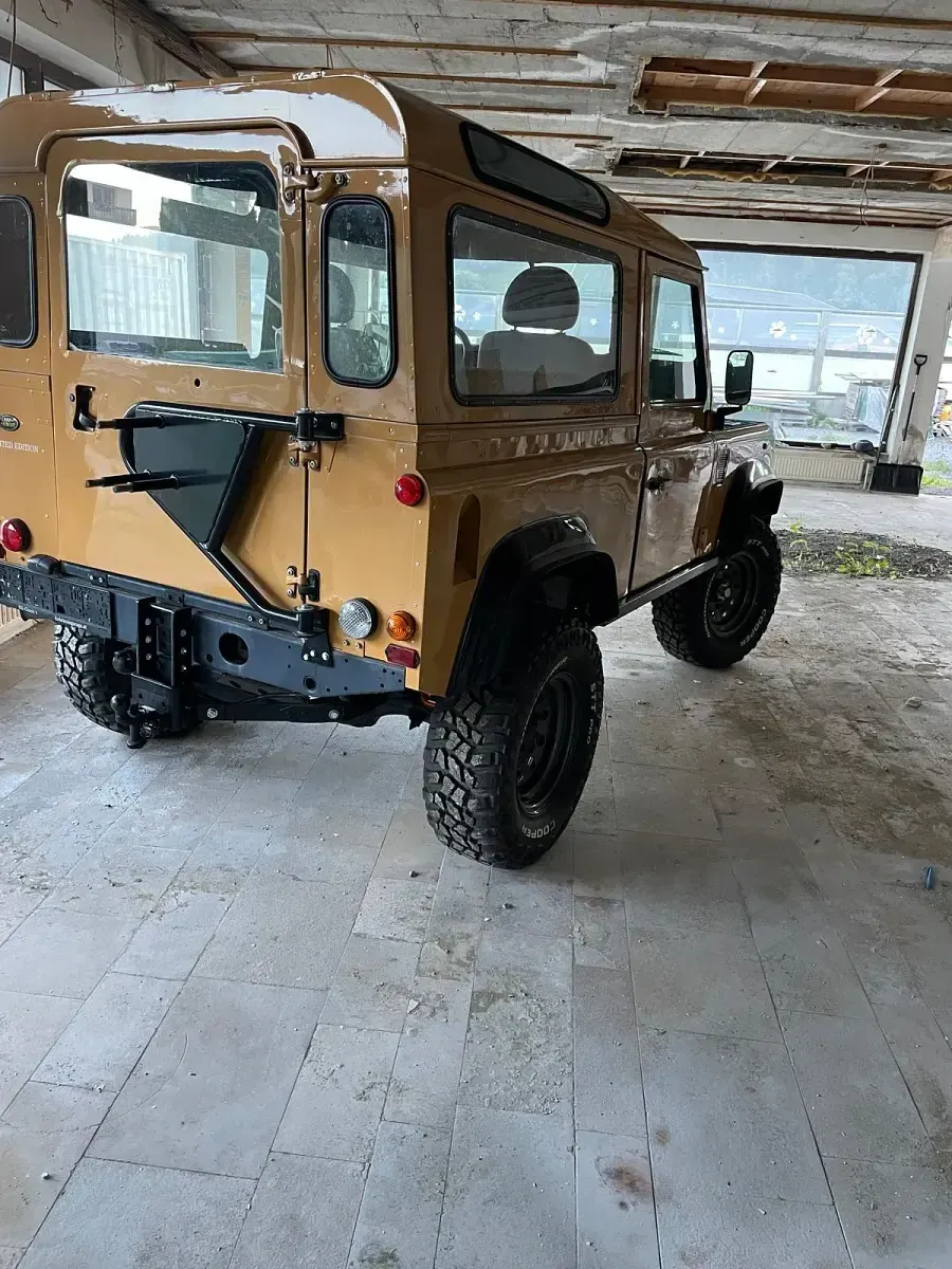 Gebraucht Land Rover Defender 180 PS (132 kW) 2000 Gelb SUV