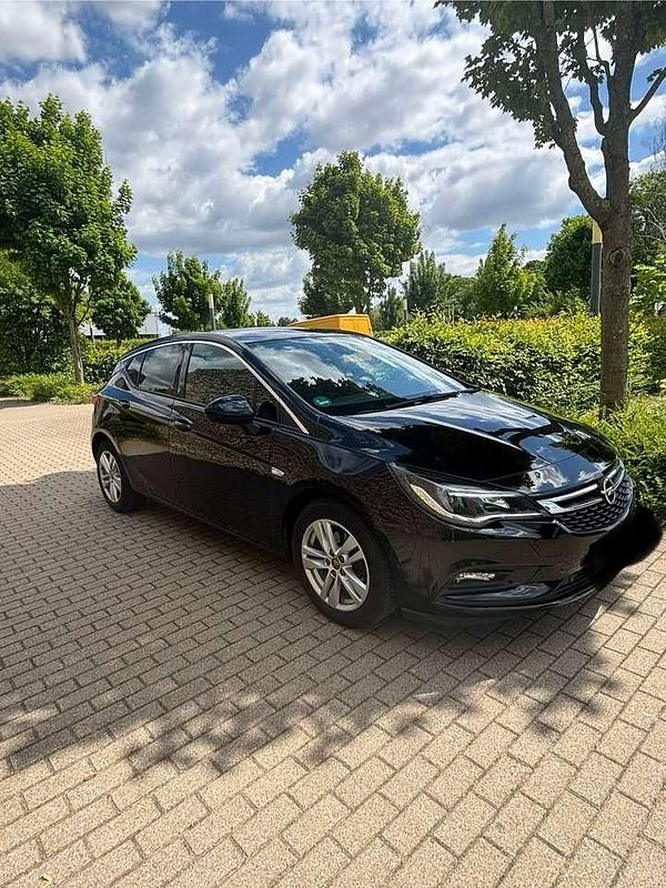Schwarz Gebraucht 2018 Opel Astra Dynamic Kleinwagen | 9.990 € (Guter Preis) - Bild 1/4