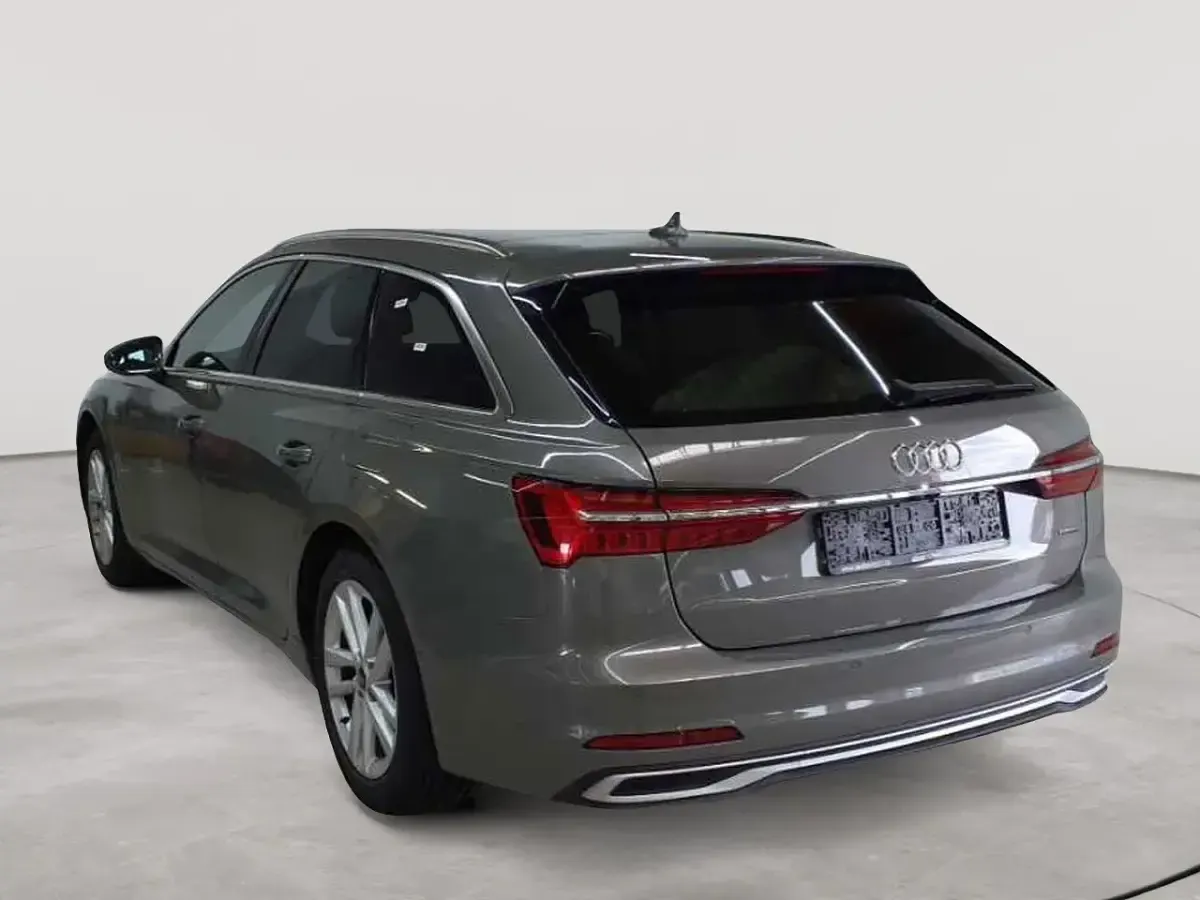 Gebraucht Audi A6 Advanced 265 PS (194 kW) 2023 Chronosgrau metallic Kombi