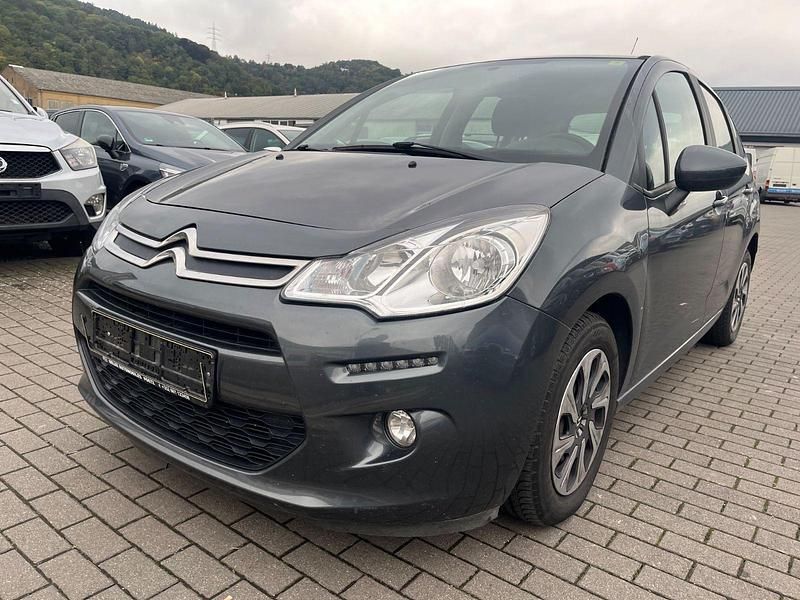 Grau Gebraucht 2017 Citroën C3 PureTech Kleinwagen | 3.900 € - Bild 1/4