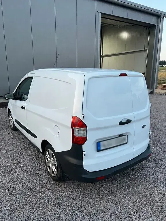 Gebraucht Ford Courier Trend 101 PS (74 kW) 2020 Weiß Van / Kleinbus