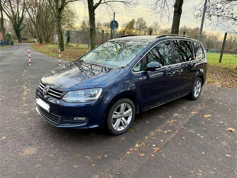 Blau Gebraucht 2012 VW Sharan Match Van / Kleinbus | 6.800 € (Superpreis) - Bild 1/4