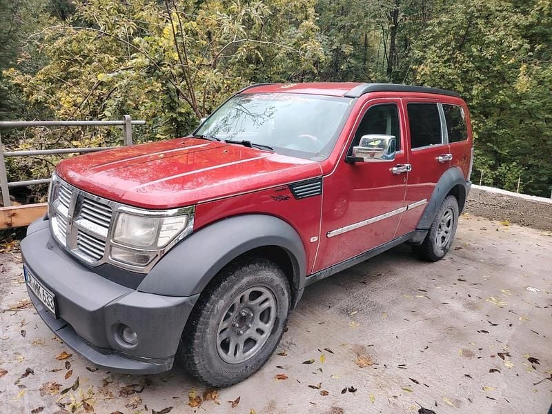 Rot Gebraucht 2008 Dodge Nitro SUV | 5.800 € (Fairer Preis) - Bild 1/4