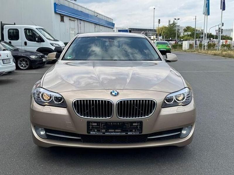 Usado BMW 520 184 HP (135 kW) 2013 Bege Sedan