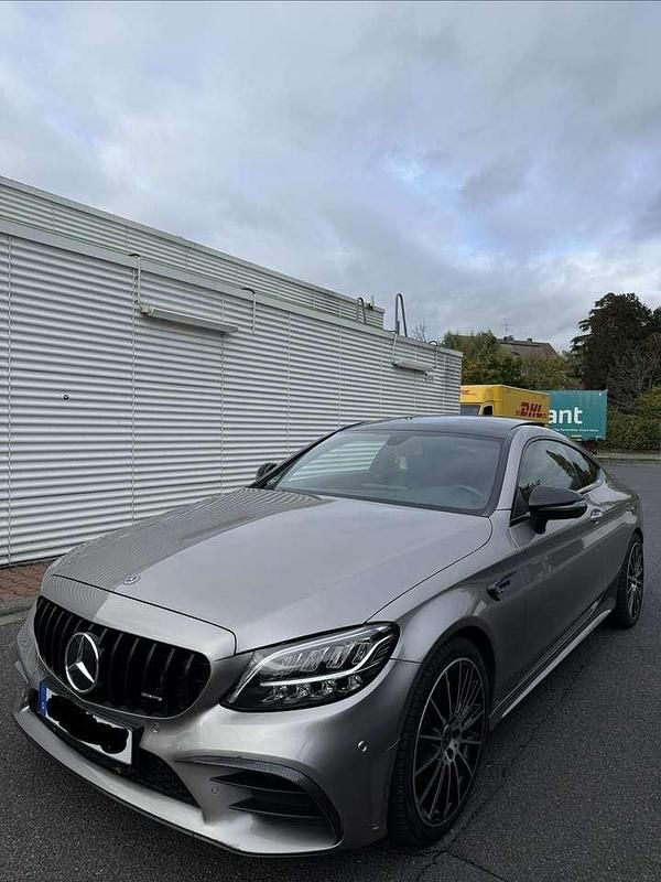 Gebraucht 2020 Mercedes C200 AMG line Coupé | 34.190 € (Teuer) - Bild 1/4