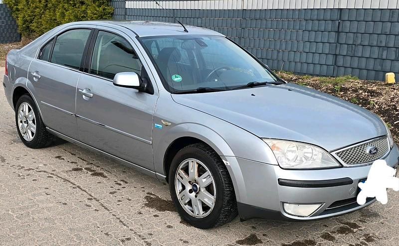 Gebraucht Ford Mondeo 125 PS (91 kW) 2004 Grau Limousine