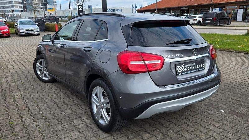 Gebraucht Mercedes GLA220 Style 170 PS (125 kW) 2015 Grau SUV