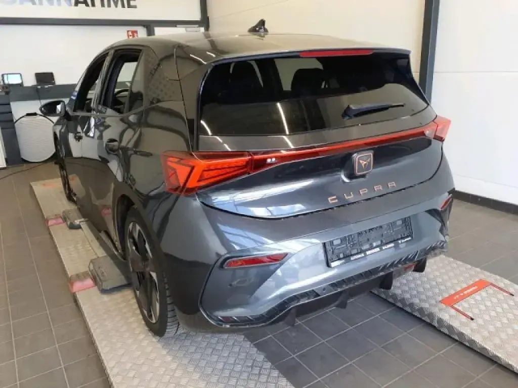 Second-hand Cupra Born 169 kW (231 CP) 2023 Gri Hatchback