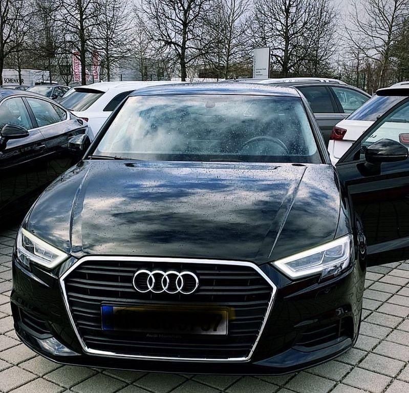 Schwarz Gebraucht 2019 Audi A3 Ambiente Limousine | 17.990 € (Guter Preis) - Bild 1/4