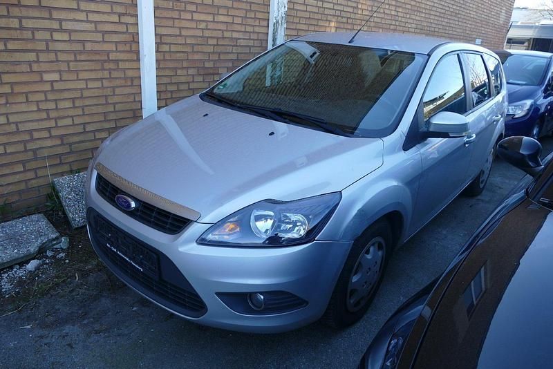 Silber Gebraucht 2008 Ford Focus Kombi | 890 € (Guter Preis) - Bild 1/4