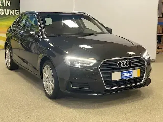Gebraucht Audi A3 Design 116 PS (85 kW) 2017 Braun Limousine