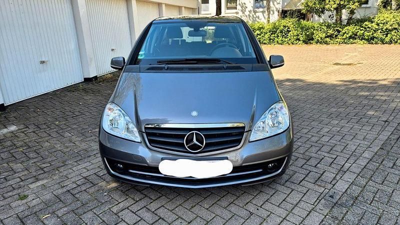 Grau Gebraucht 2011 Mercedes A160 Elegance Van / Kleinbus | 5.800 € (Fairer Preis) - Bild 1/4