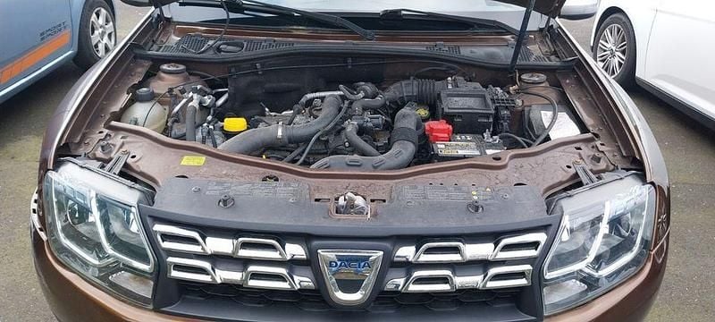 Gebraucht Dacia Duster Prestige 125 PS (91 kW) 2015 Braun SUV