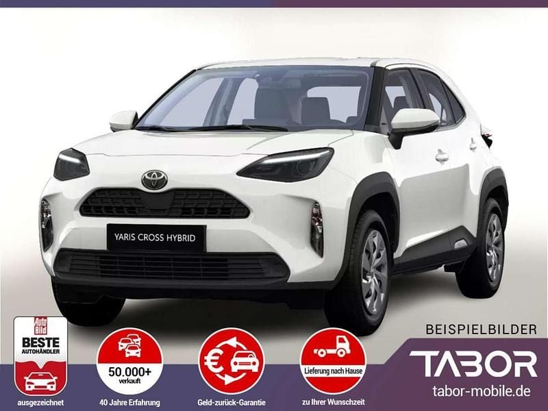 Weiß (platinumweiß perleffekt) Neu 2025 Toyota Yaris Cross SUV | 25.387 € (Superpreis) - Bild 1/4