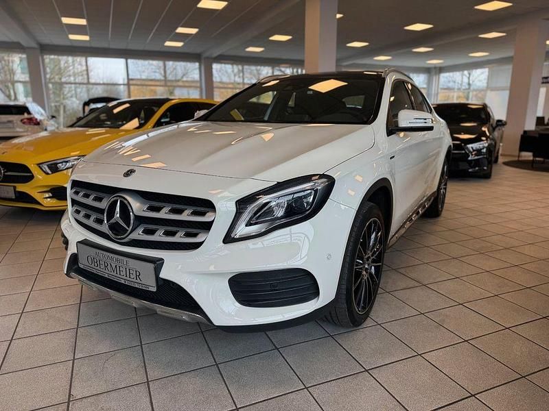 Gebraucht Mercedes GLA200 AMG 156 PS (114 kW) 2017 Weiß (calcitweiss/zirrusweiss) SUV
