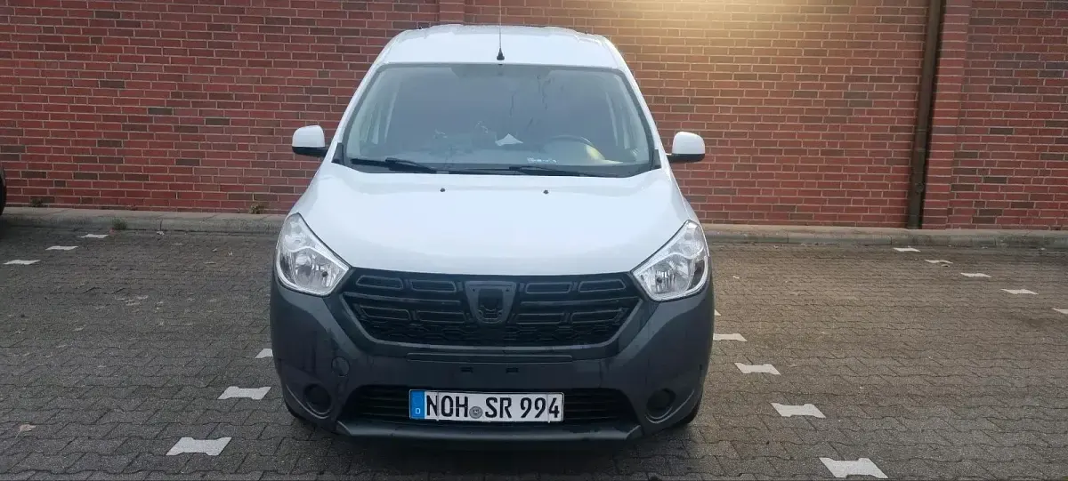 Gebraucht Dacia Dokker 95 PS (69 kW) 2017 Weiß Van / Kleinbus