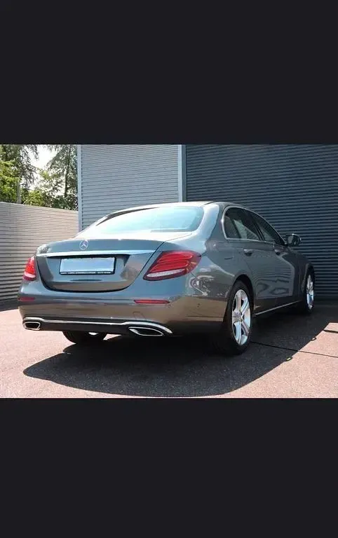 Gebraucht Mercedes E200 184 PS (135 kW) 2016 Grau Limousine