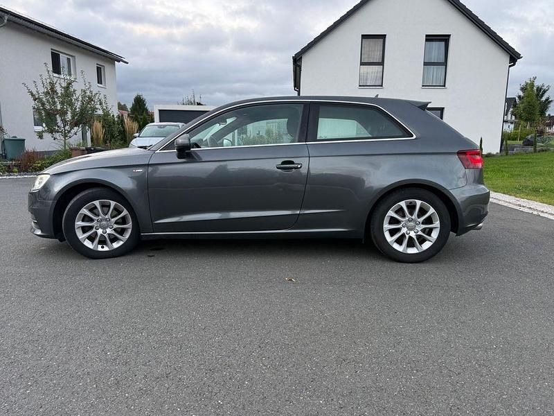 Gebraucht Audi A3 S-Line 125 PS (91 kW) 2014 Grau Limousine