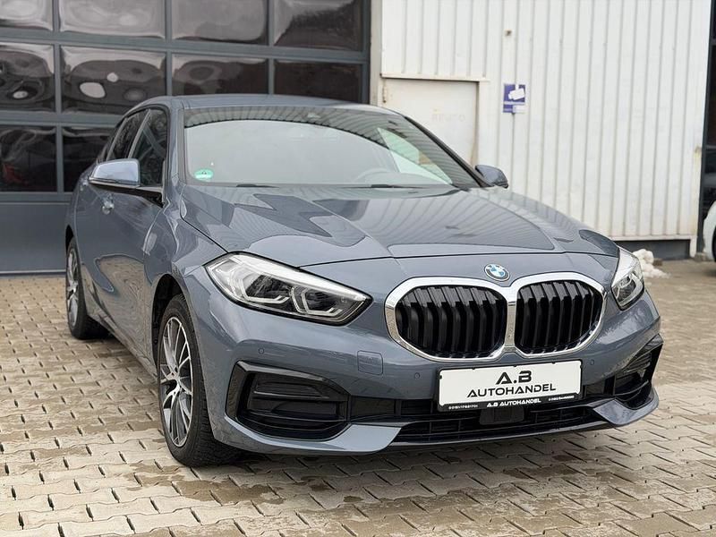 Gebraucht BMW 118 Sport Line 136 PS (100 kW) 2023 Grau Kleinwagen
