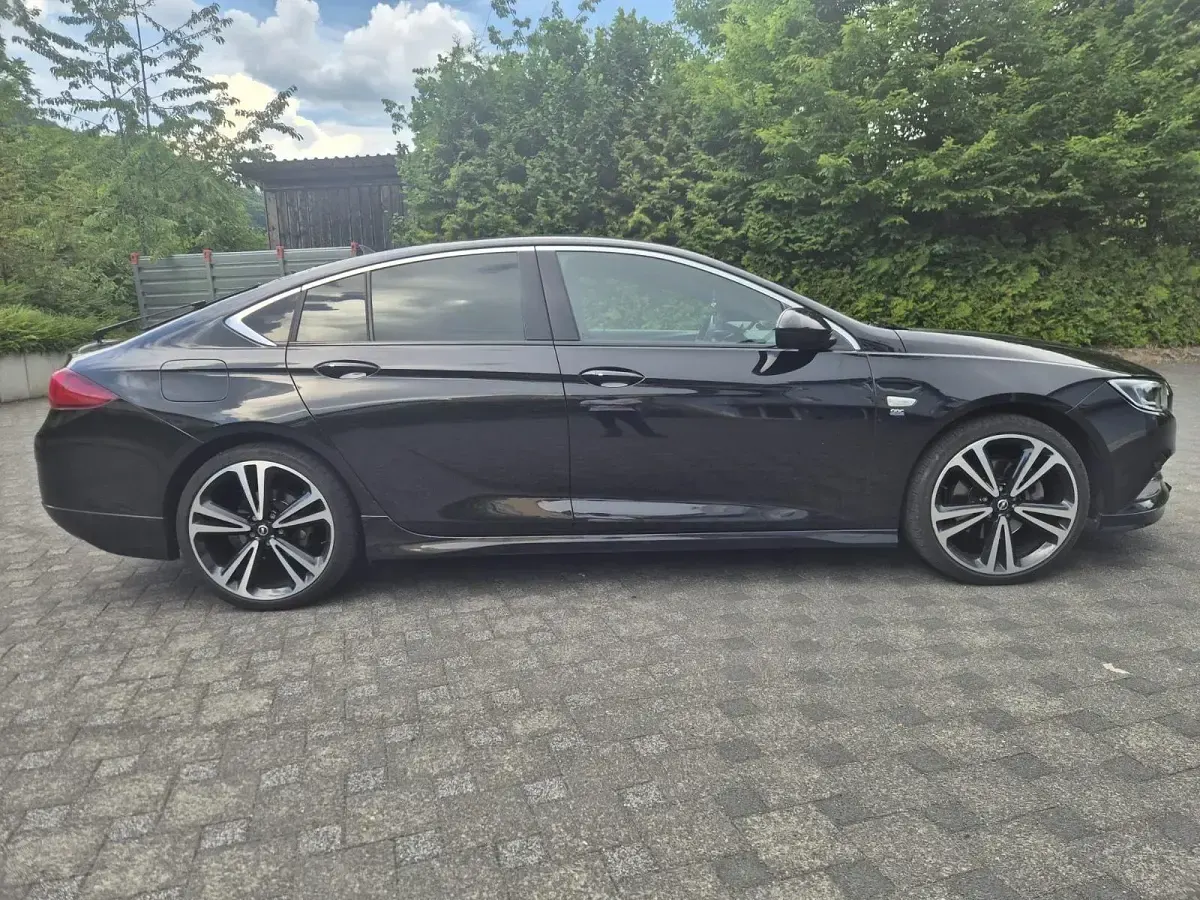 Gebraucht Opel Insignia Dynamic 170 PS (125 kW) 2020 Schwarz Limousine
