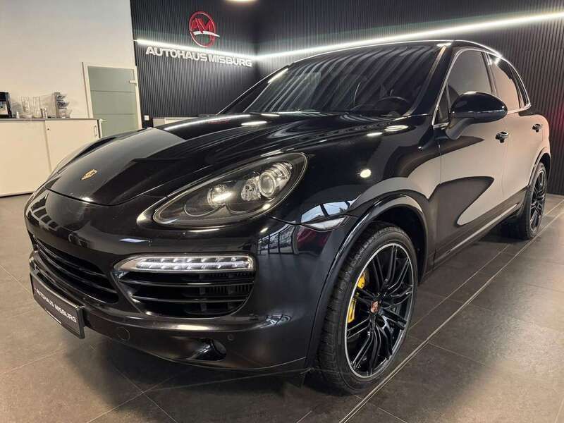 Tiefschwarzmetallic Gebraucht 2014 Porsche Cayenne S SUV | 35.970 € (Etwas zu teuer) - Bild 1/4